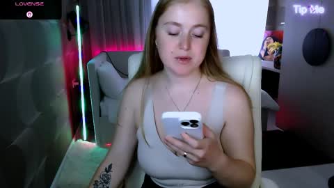 Snapshot of tori_blond chatting on 28, 5, 2026 tori_blond online show from 28, 5, 2026