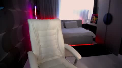 Snapshot of tori_blond chatting on 3, 7, 2026 tori_blond online show from 3, 7, 2026