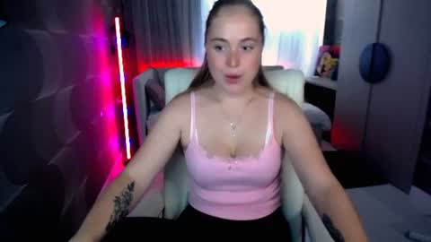 Snapshot of tori_blond chatting on 8, 7, 2026 tori_blond online show from 8, 7, 2026