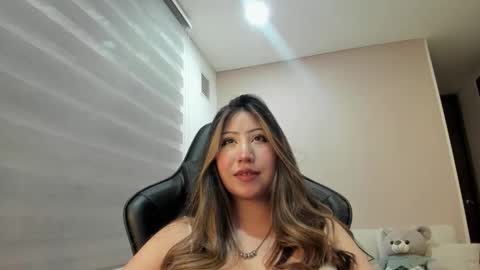 Snapshot of tori_gomez chatting on 10, 5, 2026 Victoria Gomez online show from 10, 5, 2026
