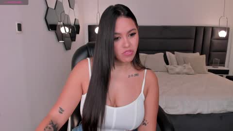 Tori Cross online show from 18, 1, 2025