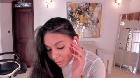 Tori Cross online show from 1, 2, 2025