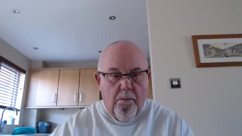 Snapshot of touchwood25 chatting on 27, 4, 2026 TOUCHWOOD25 online show from 27, 4, 2026