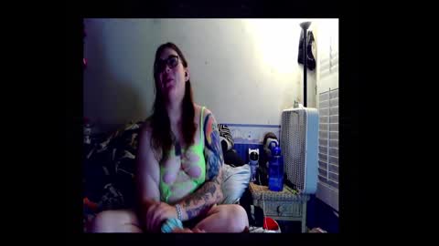 Toxiclove1311 online show from 4, 10, 2025