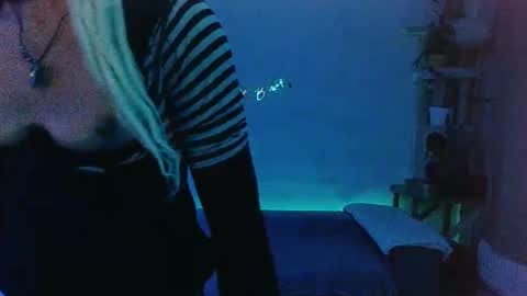 Snapshot of toyboybitchslut chatting on 1, 11, 2025 Patrizia online show from 1, 11, 2025