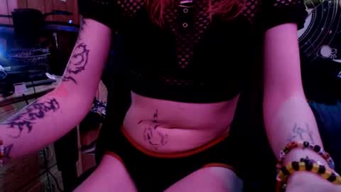 Snapshot of tranceweaverdreams_ chatting on 28, 10, 2025 tranceweaverdreams_ online show from 28, 10, 2025