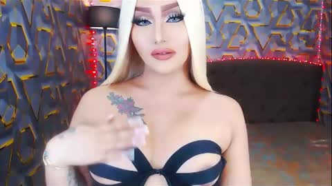 Snapshot of transplayfullolivia chatting on 26, 1, 2025 KYLIE BELLA  TS online show from 26, 1, 2025