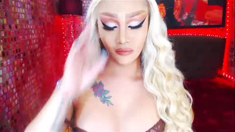 Snapshot of transplayfullolivia chatting on 9, 3, 2025 KYLIE BELLA  TS online show from 9, 3, 2025