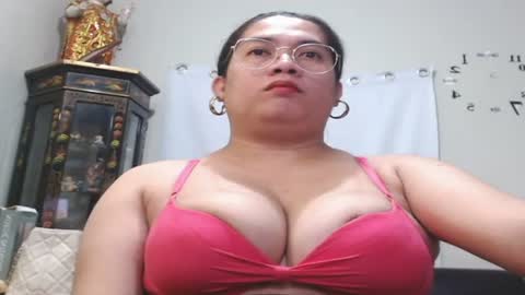 travelergirl online show from 12, 7, 2026