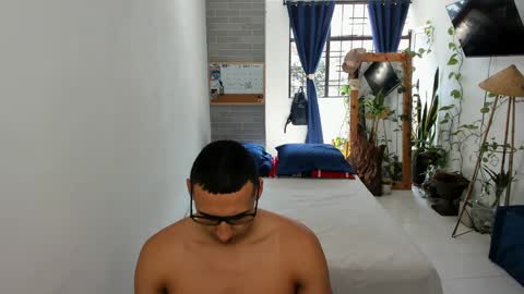 travis bakerr online show from 19, 12, 2024