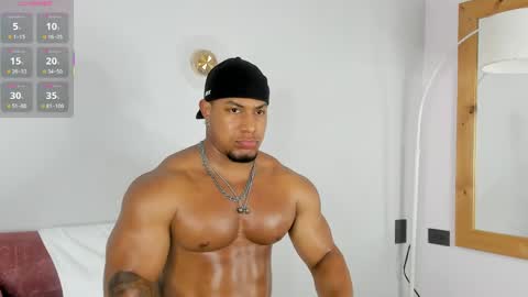 Snapshot of travis_lenox_ chatting on 23, 5, 2026 Travis online show from 23, 5, 2026