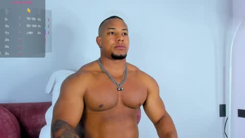 Snapshot of travis_lenox_ chatting on 31, 5, 2026 Travis online show from 31, 5, 2026