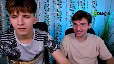 Snapshot of travis_wolf_ chatting on 12, 10, 2025 Travis online show from 12, 10, 2025