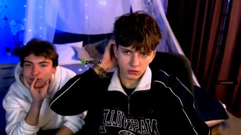 Snapshot of travis_wolf_ chatting on 30, 11, 2025 Travis online show from 30, 11, 2025