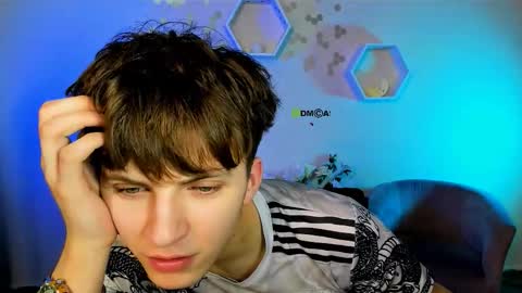 Snapshot of travis_wolf_ chatting on 3, 12, 2025 Travis online show from 3, 12, 2025