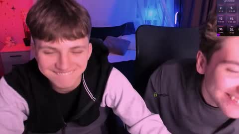 Snapshot of travis_wolf_ chatting on 17, 12, 2025 Travis online show from 17, 12, 2025