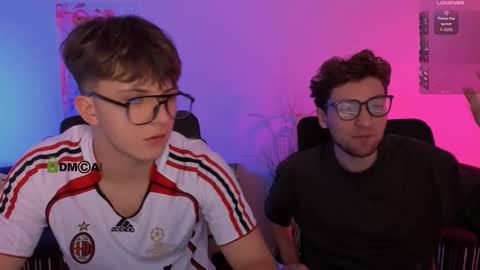 Snapshot of travis_wolf_ chatting on 20, 12, 2025 Travis online show from 20, 12, 2025