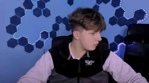 Travis online show from 17, 4, 2026