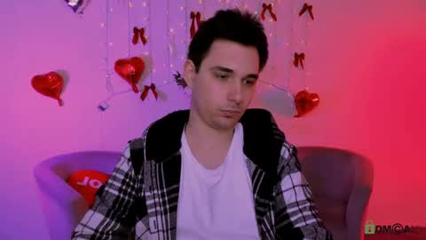 Travis online show from 8, 5, 2026