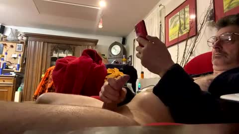 trebgeis1 online show from 25, 2, 2025