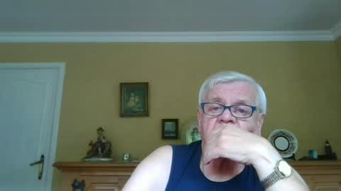 Snapshot of trekbeestje1 chatting on 2, 7, 2026 trekbeestje online show from 2, 7, 2026