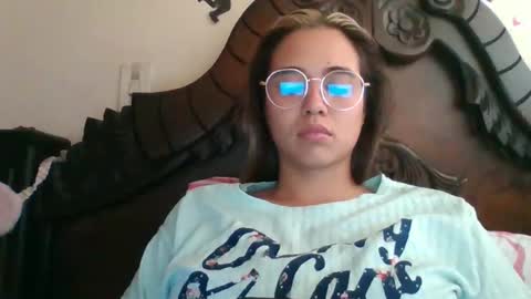 triana_bell online show from 20, 1, 2025