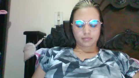 triana_bell online show from 7, 2, 2025