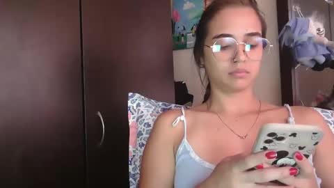triana_bell online show from 1, 4, 2026