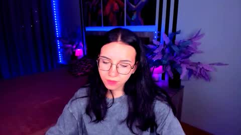 TriciaDaisy online show from 9, 5, 2026
