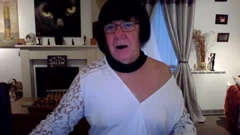 Snapshot of trinity1011 chatting on 8, 11, 2025 trinity1011 online show from 8, 11, 2025