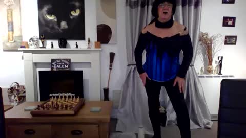 Snapshot of trinity1011 chatting on 13, 11, 2025 trinity1011 online show from 13, 11, 2025