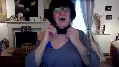 Snapshot of trinity1011 chatting on 1, 12, 2025 trinity1011 online show from 1, 12, 2025