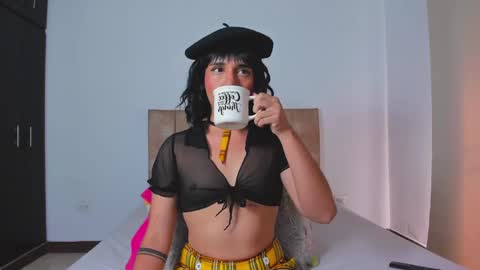 Snapshot of trinydoll chatting on 11, 10, 2025 Triny online show from 11, 10, 2025