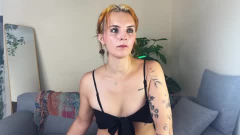 Snapshot of trista_arugula chatting on 1, 6, 2026 Trista online show from 1, 6, 2026