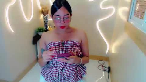 trixie_foxslut online show from 6, 1, 2026