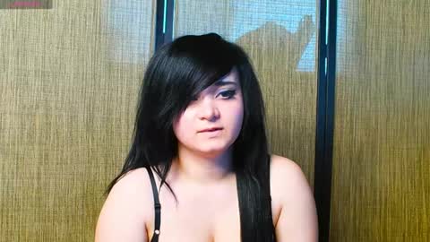 trixiedoescamcam online show from 26, 2, 2025