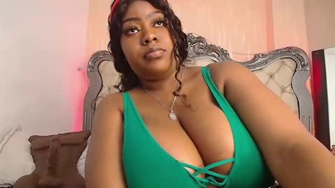 Snapshot of trixiemar chatting on 11, 12, 2024 TrixieMar online show from 11, 12, 2024