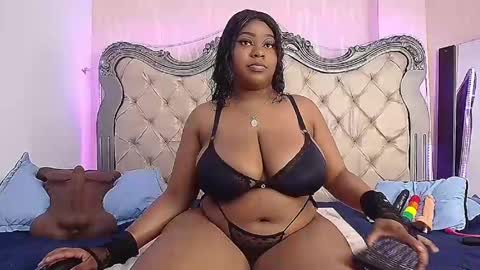 Snapshot of trixiemar chatting on 8, 1, 2025 TrixieMar online show from 8, 1, 2025