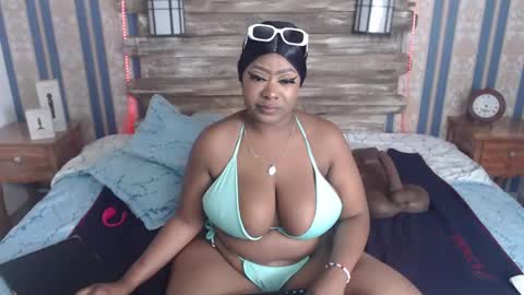 Snapshot of trixiemar chatting on 27, 9, 2025 TrixieMar online show from 27, 9, 2025