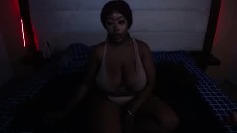 Snapshot of trixiemar chatting on 14, 10, 2025 TrixieMar online show from 14, 10, 2025