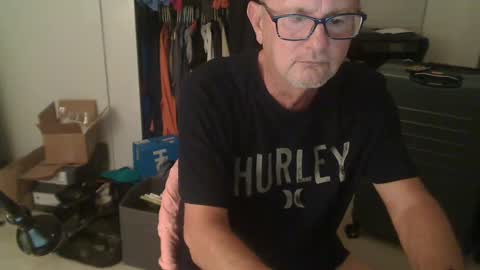 Snapshot of troffer1020 chatting on 18, 12, 2024 Troffer online show from 18, 12, 2024