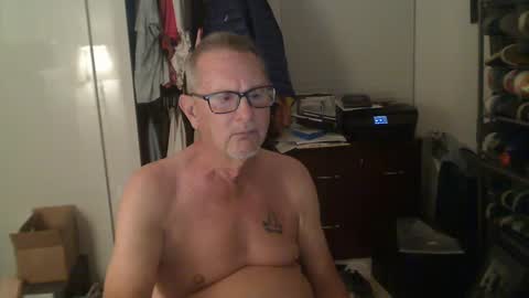 Snapshot of troffer1020 chatting on 18, 2, 2025 Troffer online show from 18, 2, 2025