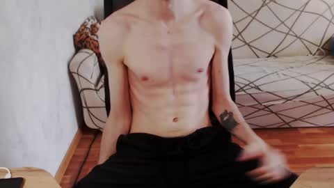 Snapshot of trone41 chatting on 5, 4, 2026 I POST MY FUCKING VIDEOS AND PICS online show from 5, 4, 2026