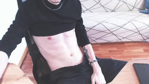 Snapshot of trone41 chatting on 11, 4, 2026 I POST MY FUCKING VIDEOS AND PICS online show from 11, 4, 2026