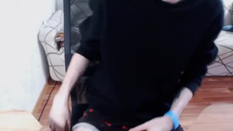 Snapshot of trone41 chatting on 16, 4, 2026 I POST MY FUCKING VIDEOS AND PICS online show from 16, 4, 2026