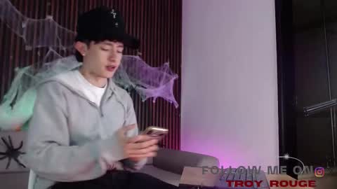 Troy online show from 22, 10, 2025