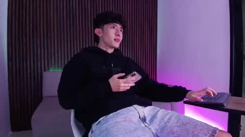 Troy online show from 4, 11, 2025