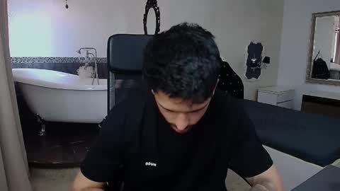 Snapshot of troywade chatting on 19, 5, 2026 TroyWade online show from 19, 5, 2026