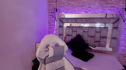   online show from 28, 1, 2025