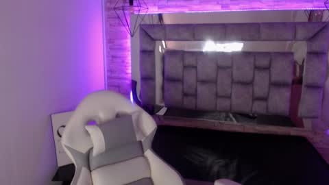   online show from 10, 2, 2025